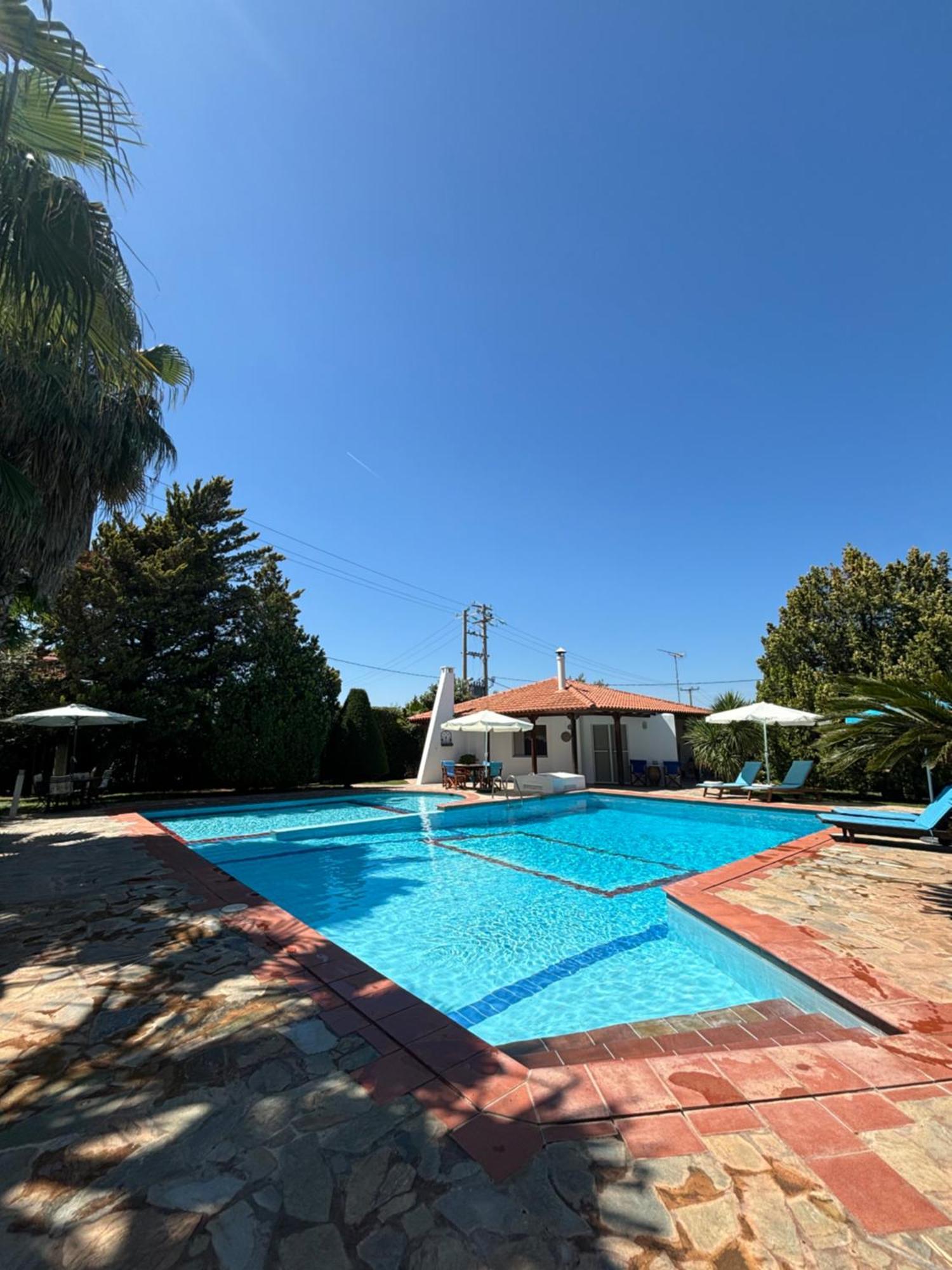 Country House With Pool And Big Garden Oropos Buitenkant foto