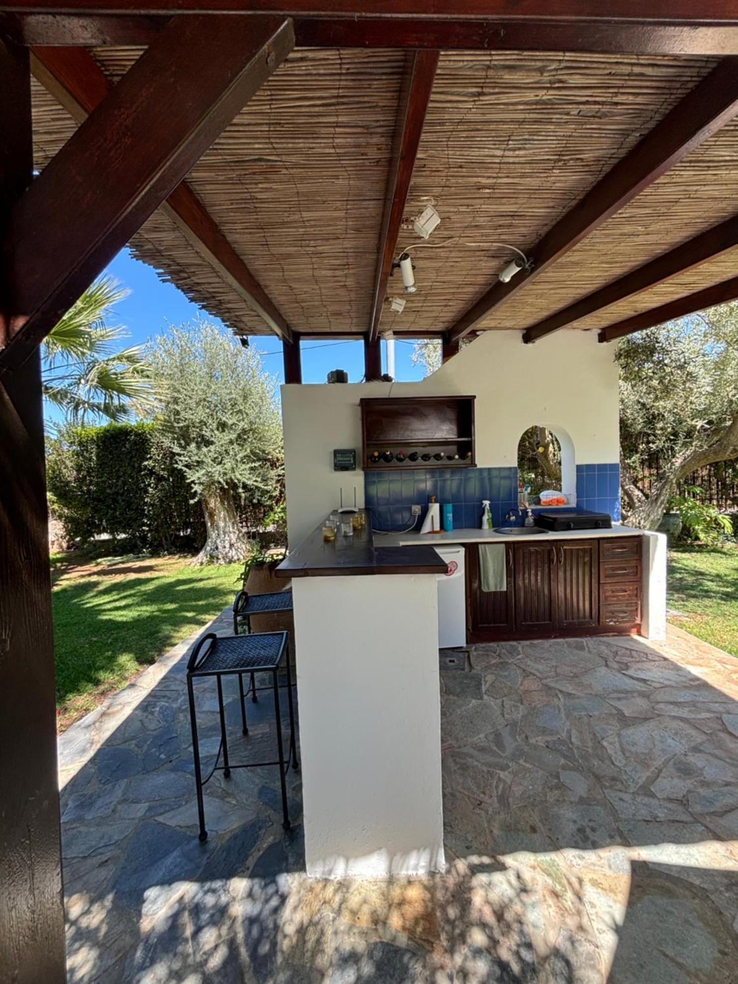 Country House With Pool And Big Garden Oropos Buitenkant foto